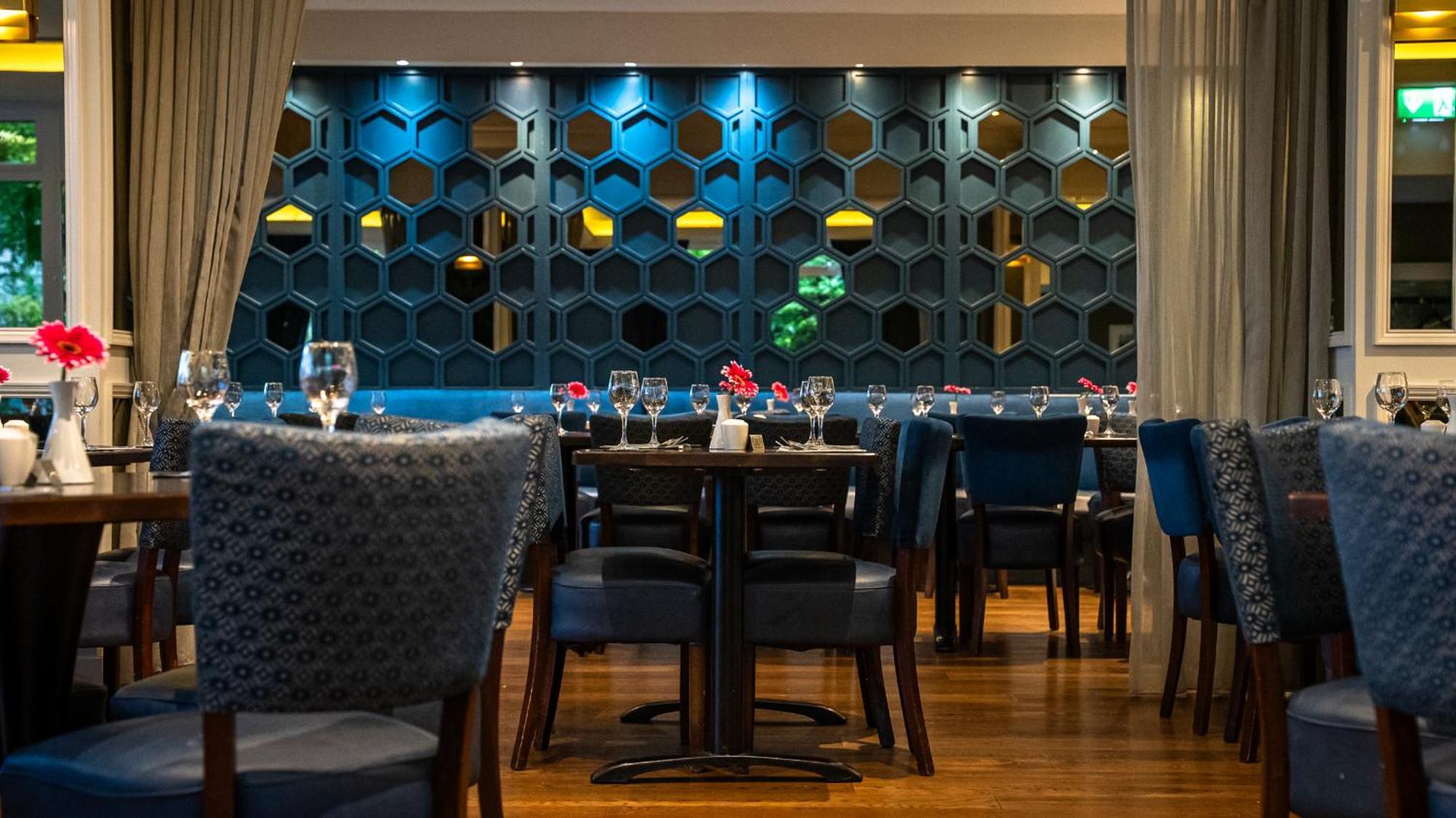 Sandymount Hotel Дъблин Екстериор снимка